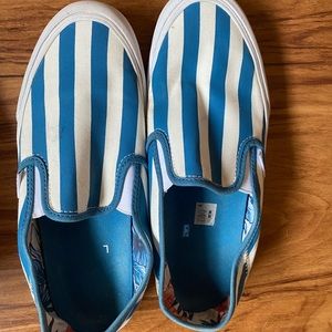 Vans slip on